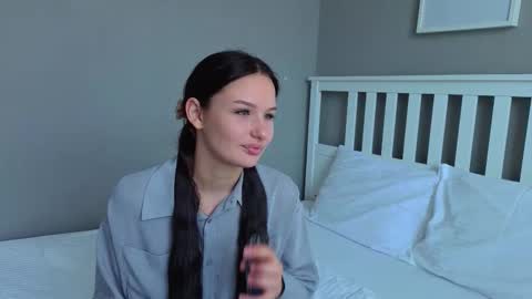 Snapshot of mini_bunny_mini chatting on October 24, 2025, 6:54 am KarinaLeila online show from October 24, 2025, 6:54 am