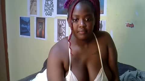 mini_karee online show from March 5, 2026, 4:36 pm