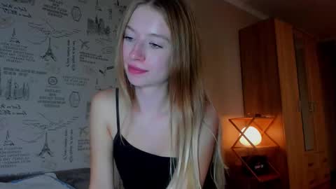 Snapshot of minidiva_ chatting on September 22, 2025, 6:21 pm Amelia online show from September 22, 2025, 6:21 pm