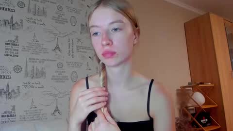 Snapshot of minidiva_ chatting on September 23, 2025, 5:05 pm Amelia online show from September 23, 2025, 5:05 pm