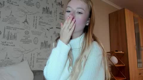 Snapshot of minidiva_ chatting on October 12, 2025, 7:57 pm Amelia online show from October 12, 2025, 7:57 pm