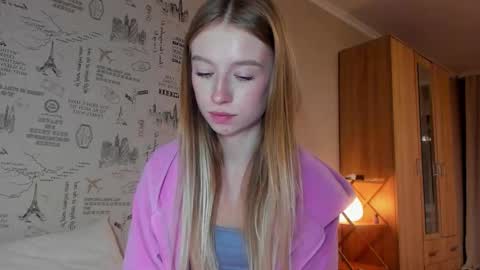 Snapshot of minidiva_ chatting on October 14, 2025, 10:32 pm Amelia online show from October 14, 2025, 10:32 pm