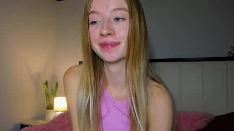Snapshot of minidiva_ chatting on October 17, 2025, 8:55 pm Amelia online show from October 17, 2025, 8:55 pm
