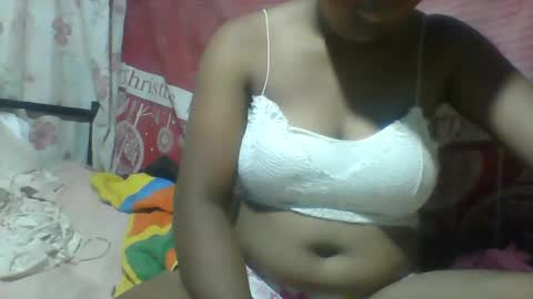 Snapshot of minie4tina chatting on December 28, 2024, 2:53 pm Minie4Tina online show from December 28, 2024, 2:53 pm