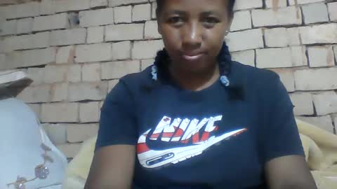 Snapshot of minie4tina chatting on January 1, 2025, 6:58 am Minie4Tina online show from January 1, 2025, 6:58 am