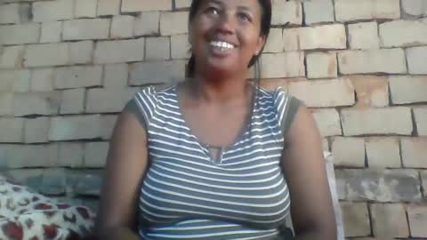 Snapshot of minie4tina chatting on January 16, 2025, 5:42 am Minie4Tina online show from January 16, 2025, 5:42 am