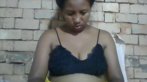 Snapshot of minie4tina chatting on January 22, 2025, 6:42 am Minie4Tina online show from January 22, 2025, 6:42 am