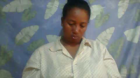 Snapshot of minie4tina chatting on February 24, 2025, 5:43 am Minie4Tina online show from February 24, 2025, 5:43 am