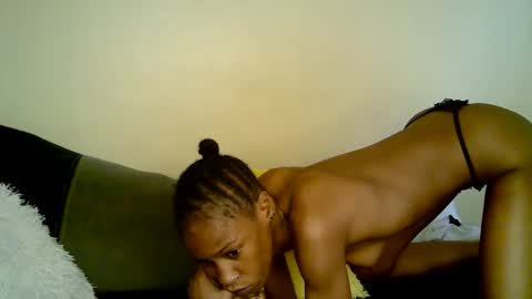 minieme001 online show from March 14, 2026, 6:52 am