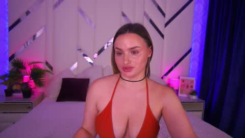 minifox_ online show from November 13, 2025, 5:12 pm