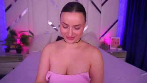 minifox_ online show from November 15, 2025, 8:33 am