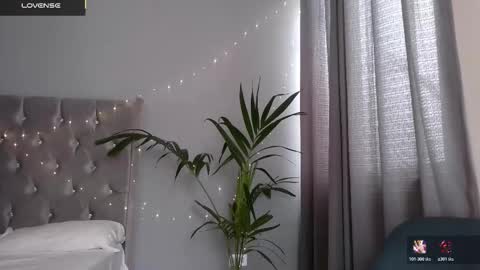   Mini Mila Kunis ft Ashton Katchero. Follow me to stay in touch  online show from December 18, 2025, 7:53 pm