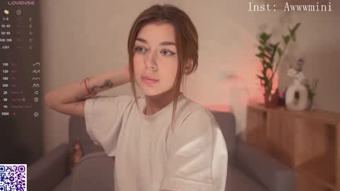 Snapshot of minirini chatting on November 3, 2025, 3:24 pm Rina online show from November 3, 2025, 3:24 pm