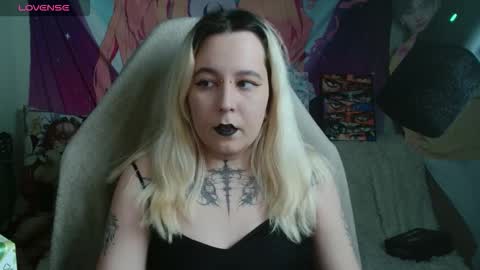 minnequeen online show from September 11, 2025, 8:14 am