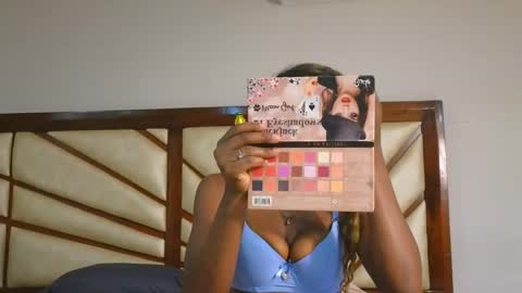 minni selena online show from December 18, 2025, 6:14 pm