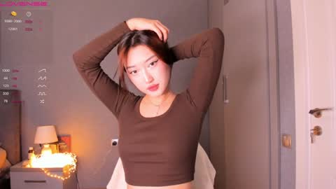 minnie_jin online show from January 21, 2025, 1:43 pm