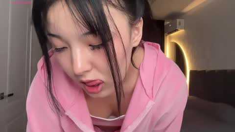 Snapshot of minnie_joy_ chatting on June 7, 2026, 12:20 pm Joy online show from June 7, 2026, 12:20 pm