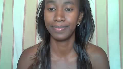 minouch211907 online show from December 26, 2024, 6:09 am