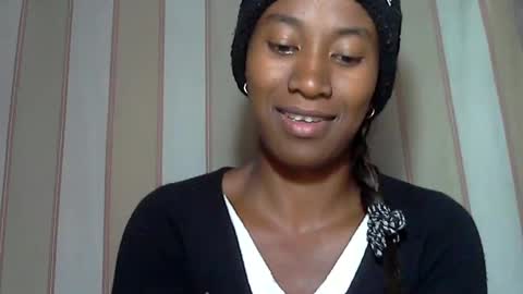 minouch211907 online show from January 14, 2025, 2:53 pm
