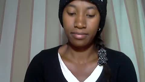 minouch211907 online show from January 15, 2025, 2:17 am