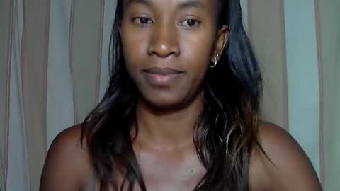 minouch211907 online show from January 20, 2025, 7:25 pm