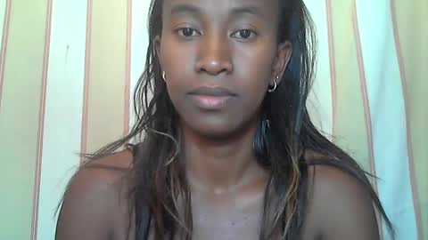 minouch211907 online show from January 24, 2025, 11:04 am