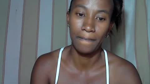minouch211907 online show from January 27, 2025, 9:55 pm