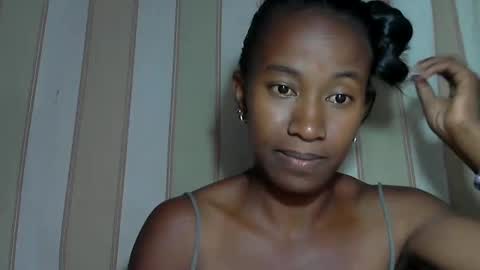 minouch211907 online show from January 28, 2025, 5:35 pm