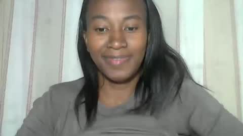 Snapshot of minouch211907 chatting on February 12, 2026, 3:01 am minouch211907 online show from February 12, 2026, 3:01 am