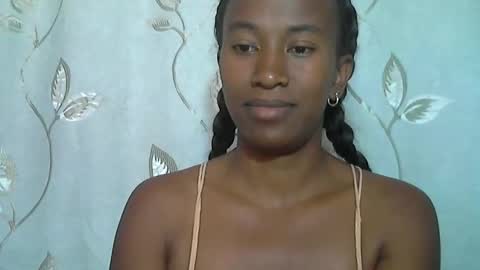 Snapshot of minouch211907 chatting on February 19, 2026, 8:54 am minouch211907 online show from February 19, 2026, 8:54 am