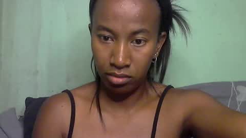 minouch211907 online show from May 1, 2026, 12:59 am