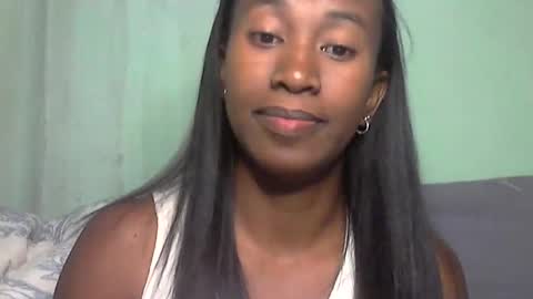 minouch211907 online show from May 4, 2026, 5:20 pm