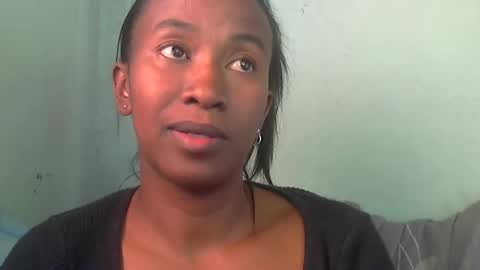 minouch211907 online show from May 7, 2026, 1:16 pm