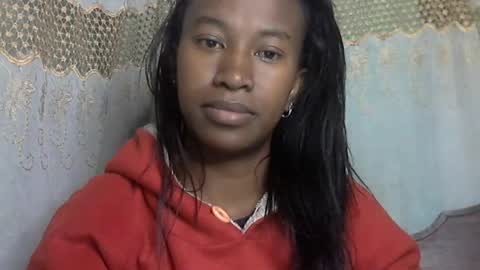 minouch211907 online show from June 15, 2026, 3:09 am