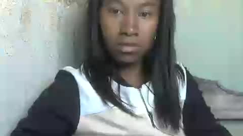 minouch211907 online show from June 17, 2026, 1:52 am