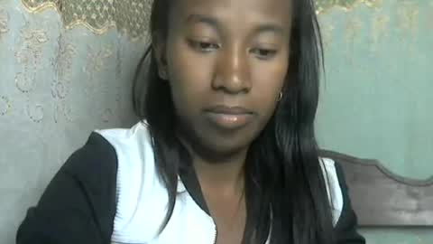 minouch211907 online show from June 21, 2026, 12:46 am
