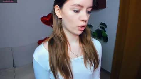 Snapshot of mintykisss chatting on February 17, 2026, 6:43 am Linda online show from February 17, 2026, 6:43 am