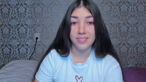 Snapshot of mira_bloempje chatting on December 3, 2025, 7:56 pm Mira online show from December 3, 2025, 7:56 pm