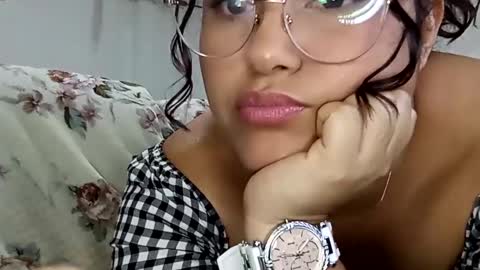 Snapshot of mira_cherry chatting on October 18, 2025, 5:21 am mira_cherry online show from October 18, 2025, 5:21 am