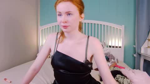 Snapshot of mira_glace chatting on March 7, 2025, 1:29 pm Mira3 online show from March 7, 2025, 1:29 pm