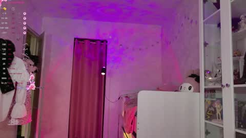 Snapshot of mira_jadee chatting on December 17, 2025, 8:04 pm Mira online show from December 17, 2025, 8:04 pm