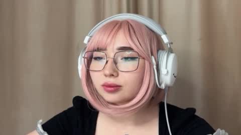 Snapshot of mira_light_ chatting on September 29, 2025, 3:17 pm mira_light_ online show from September 29, 2025, 3:17 pm