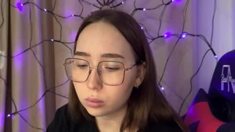 Snapshot of mira_light_ chatting on October 27, 2025, 3:27 pm mira_light_ online show from October 27, 2025, 3:27 pm