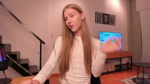 Mira online show from April 27, 2026, 2:31 am