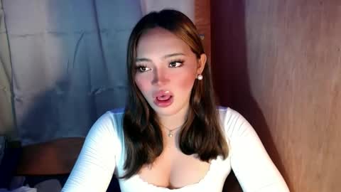 Mira Bella online show from September 9, 2025, 10:20 pm