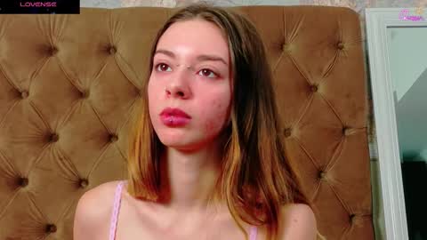 mira_lynxx online show from January 7, 2026, 5:10 am