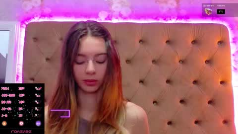 mira_lynxx online show from March 22, 2026, 5:11 am