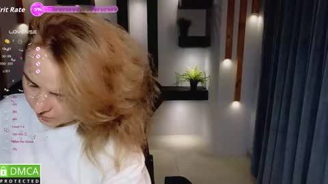 Snapshot of mira_mermayd chatting on September 19, 2025, 8:05 am Mira online show from September 19, 2025, 8:05 am