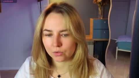 Mira online show from April 28, 2026, 1:48 am