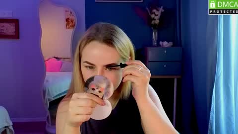 Snapshot of mira_mermayd chatting on May 28, 2026, 1:58 am Mira online show from May 28, 2026, 1:58 am